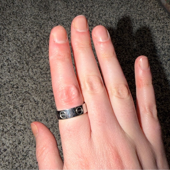 Silver ring - Picture 2 of 2